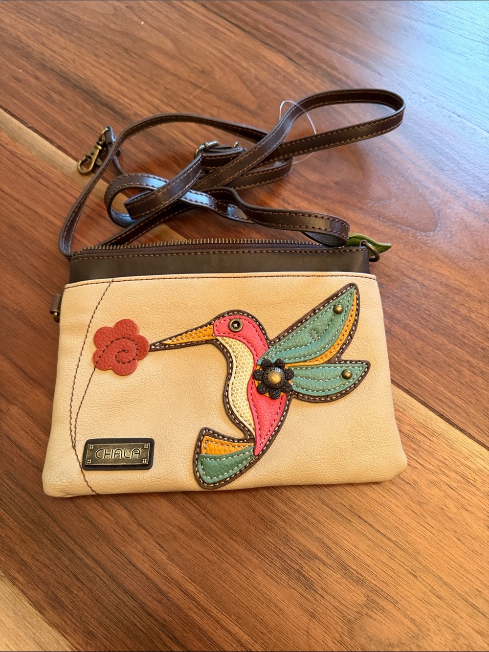Chala Mini Hummingbird Crossbody. 4